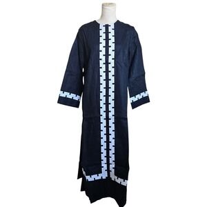 Tuckernuck Medium x Atlantic-Pacific‎ Navy and White Embroidered Hartman Dress